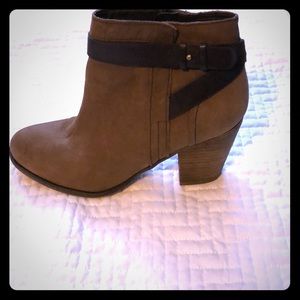 Brown leather Franco Sarto Booties sz 8